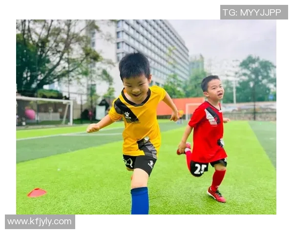 探索足球周边活动的多样魅力与参与方式让我们一起感受足球文化的丰富内涵 探索足球周边活动的多样魅力与参与方式让我们一起感受足球文化的丰富内涵