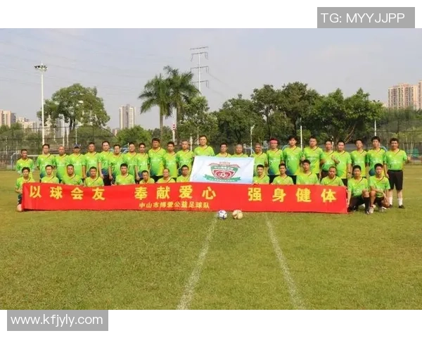足球感谢之旅:致敬那些为足球奉献青春与热爱的每一个人 足球感谢之旅:致敬那些为足球奉献青春与热爱的每一个人